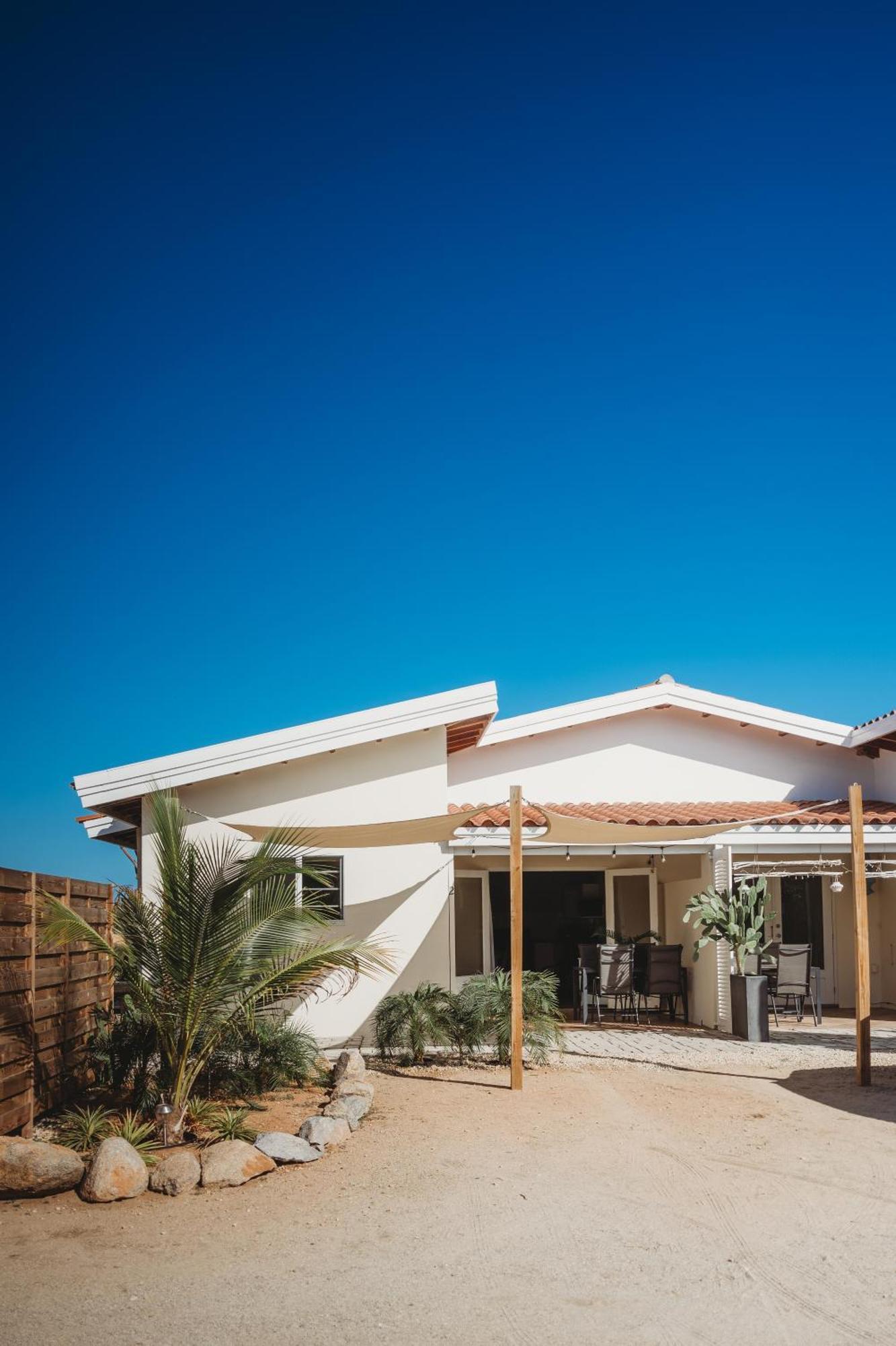 Pura Vida Aruba Appartement Palma Noord Bagian luar foto
